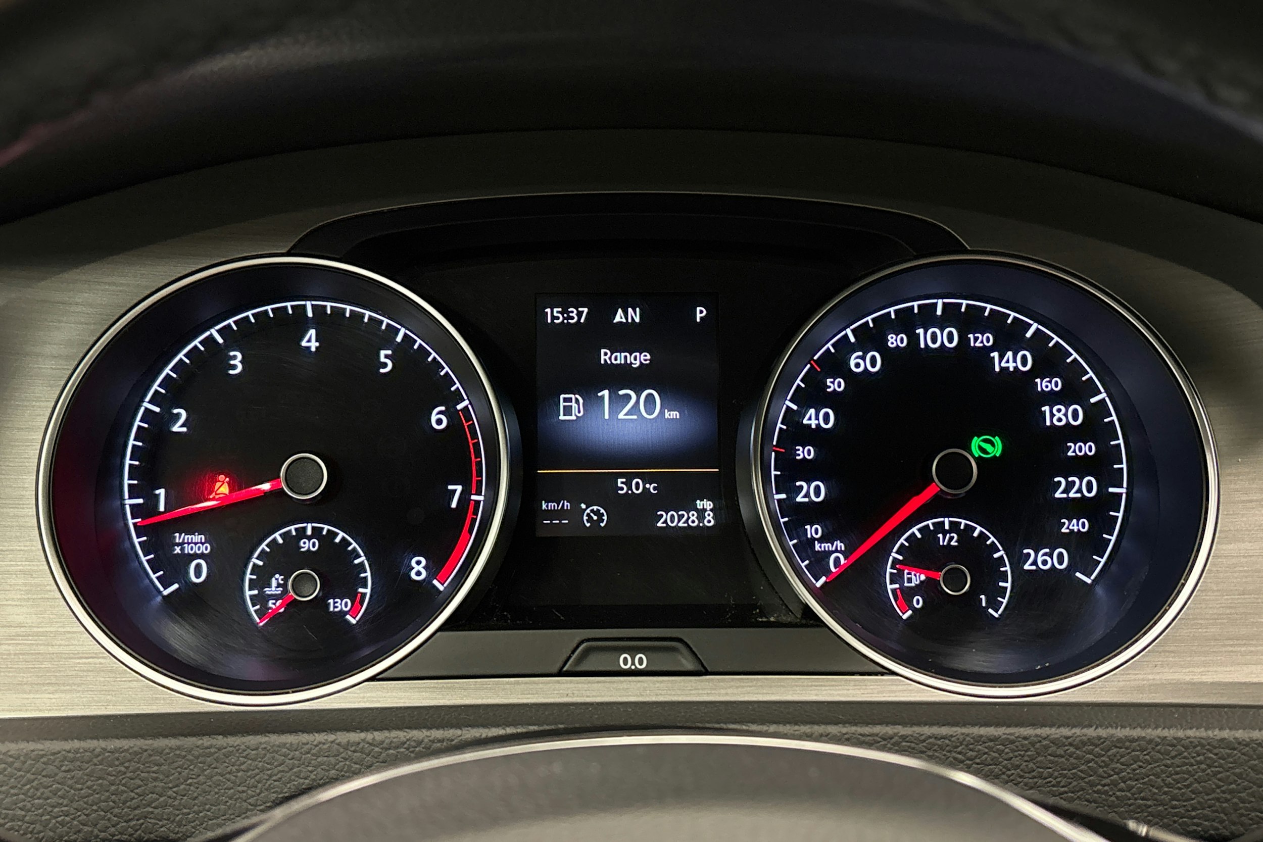 harmaa Volkswagen Golf 2015 kuva 19.