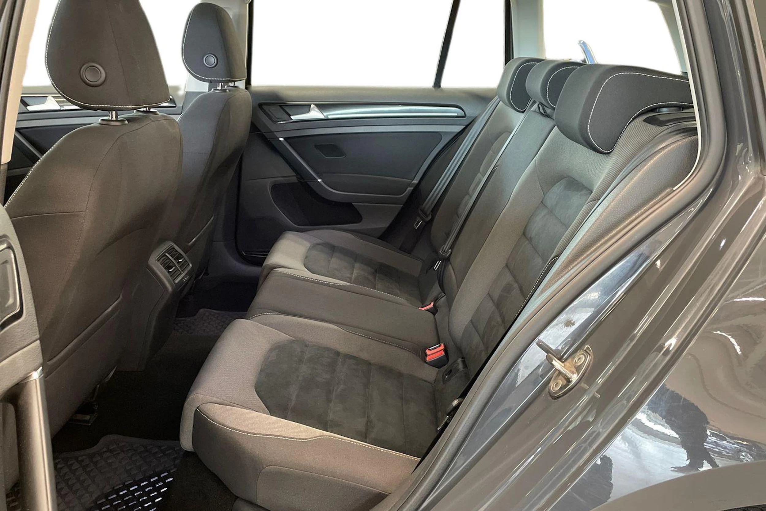 harmaa Volkswagen Golf 2015 kuva 8.