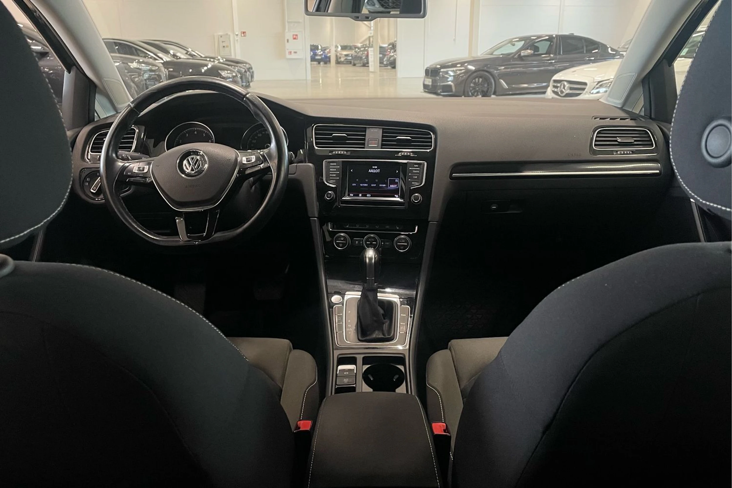 harmaa Volkswagen Golf 2015 kuva 11.