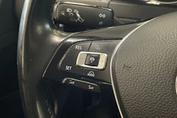 harmaa Volkswagen Golf 2015 kuva 13.