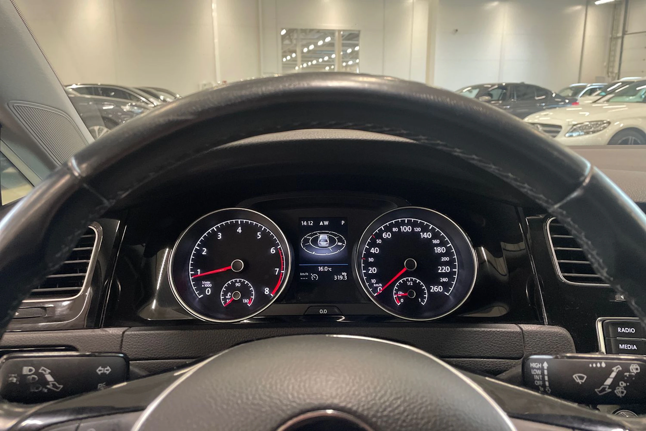 harmaa Volkswagen Golf 2015 kuva 14.