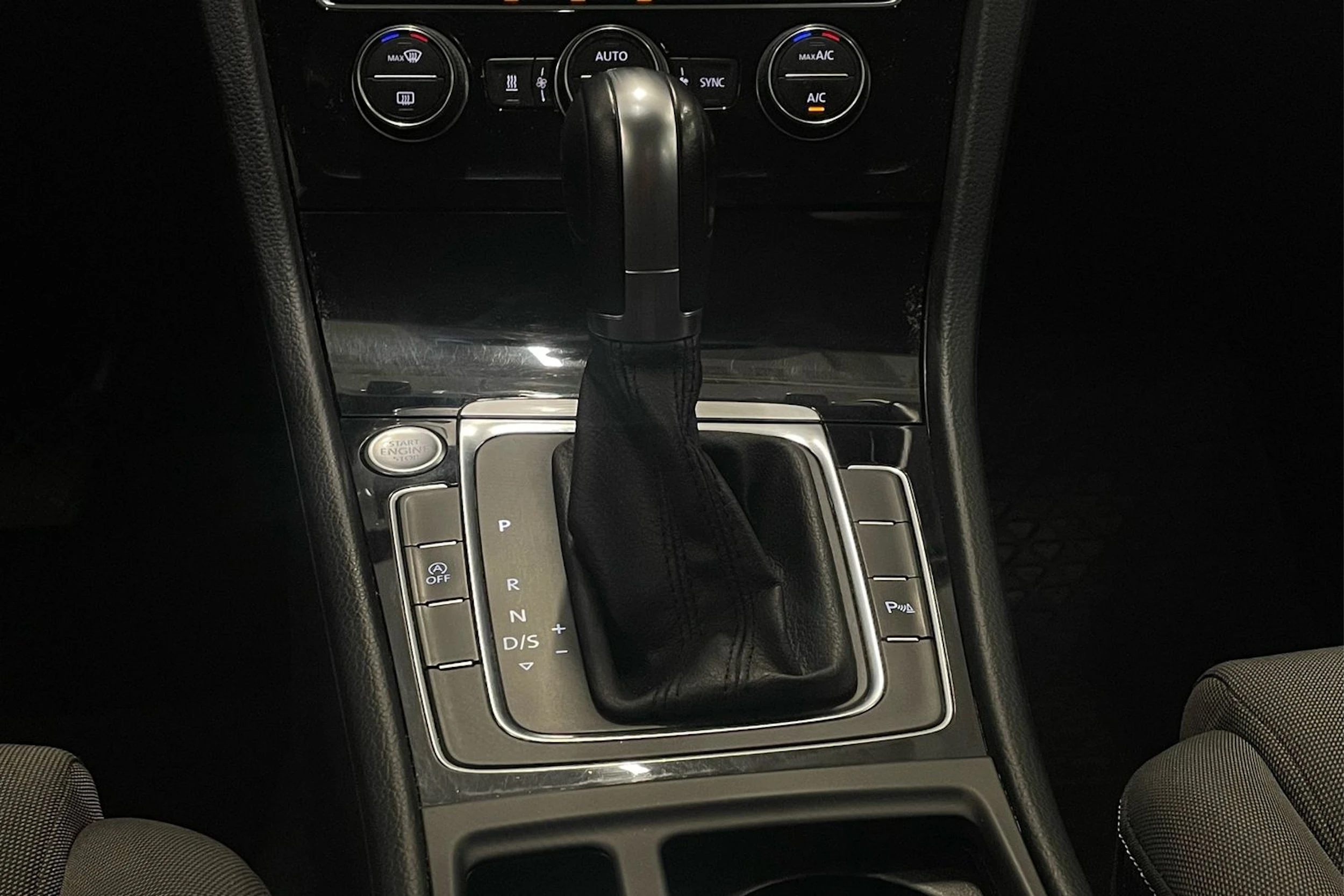 harmaa Volkswagen Golf 2015 kuva 19.