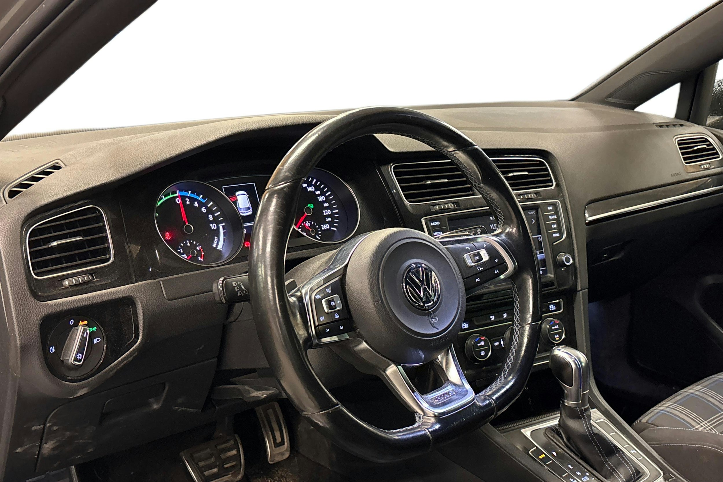 harmaa Volkswagen Golf 2015 kuva 3.