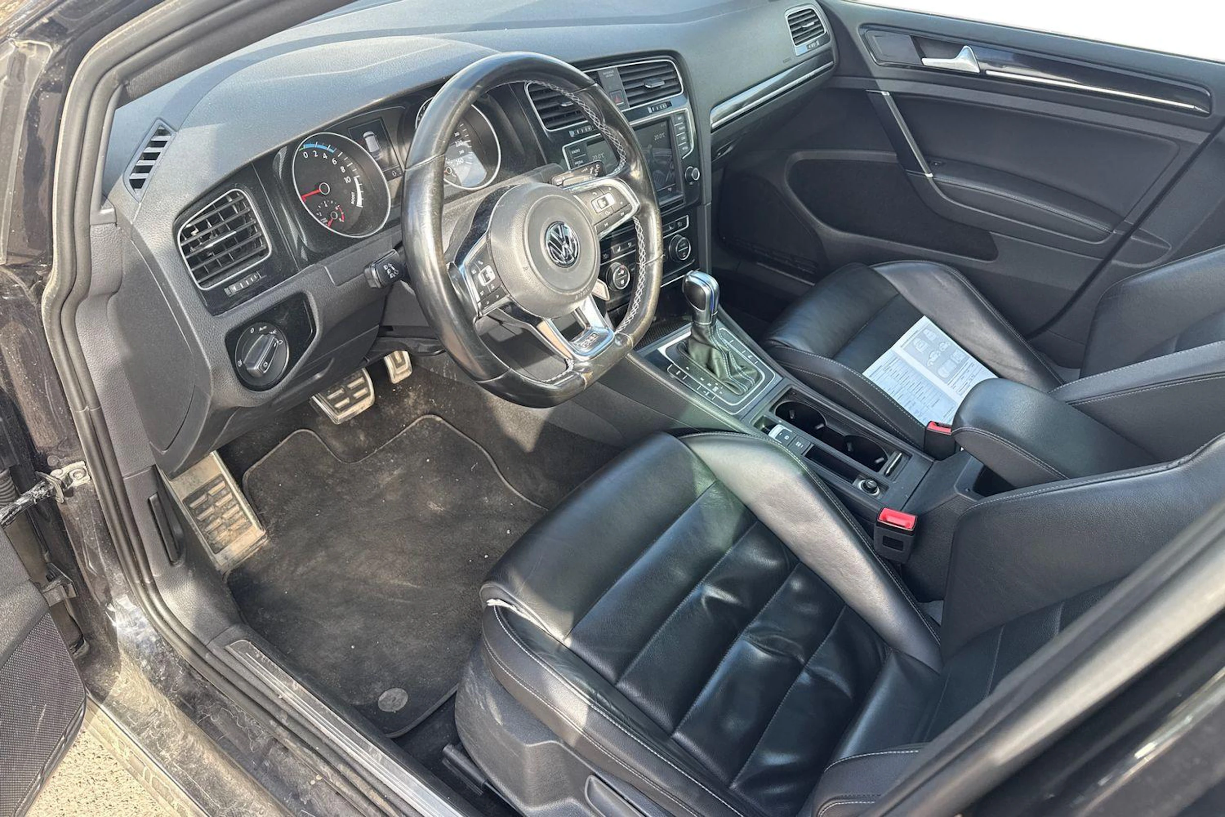 musta Volkswagen Golf 2015 kuva 3.