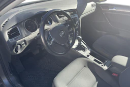 harmaa Volkswagen Golf 2015 kuva 3.