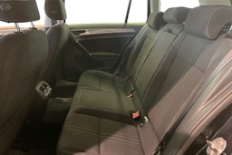 musta Volkswagen Golf 2015 kuva 10.