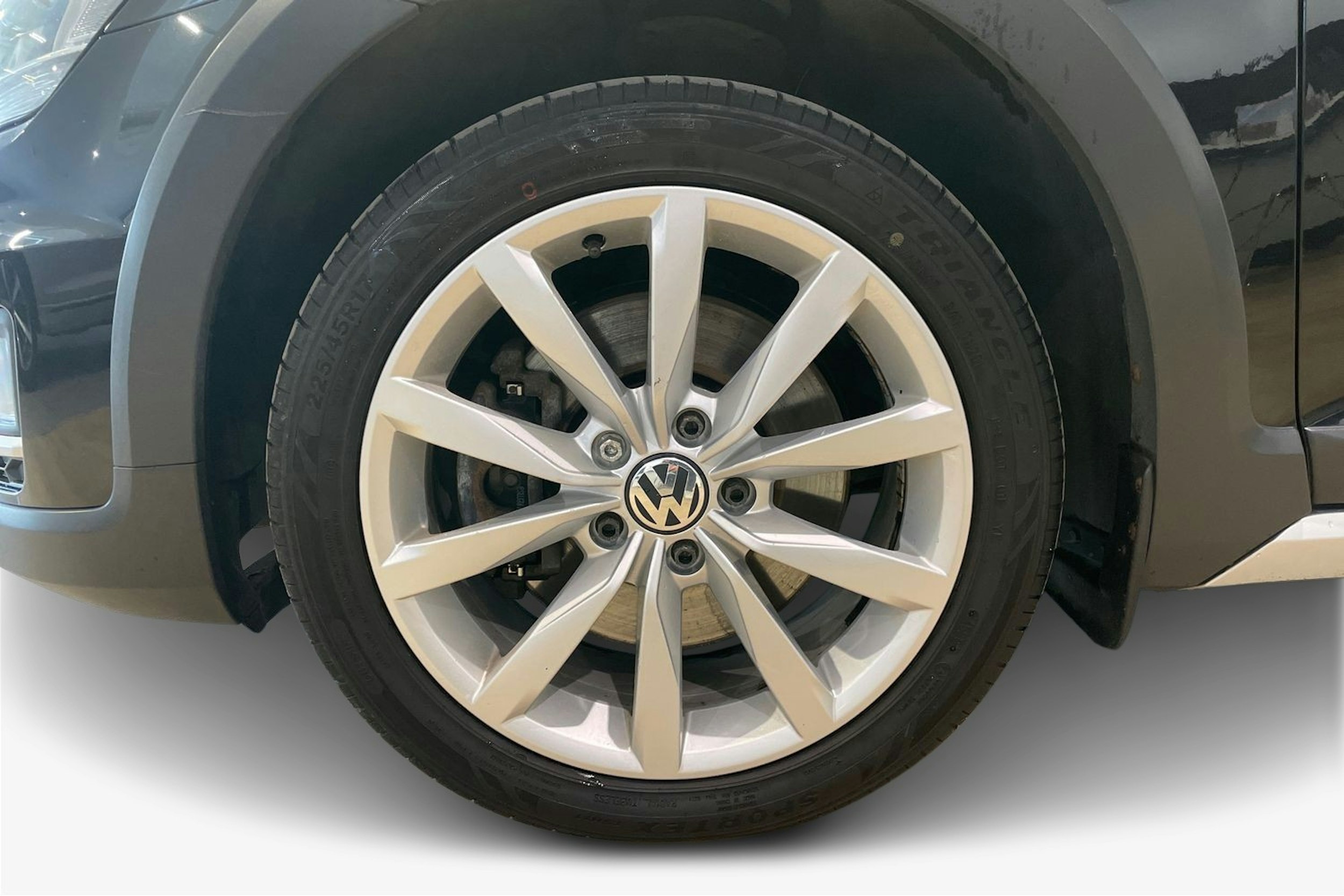 musta Volkswagen Golf 2015 kuva 11.