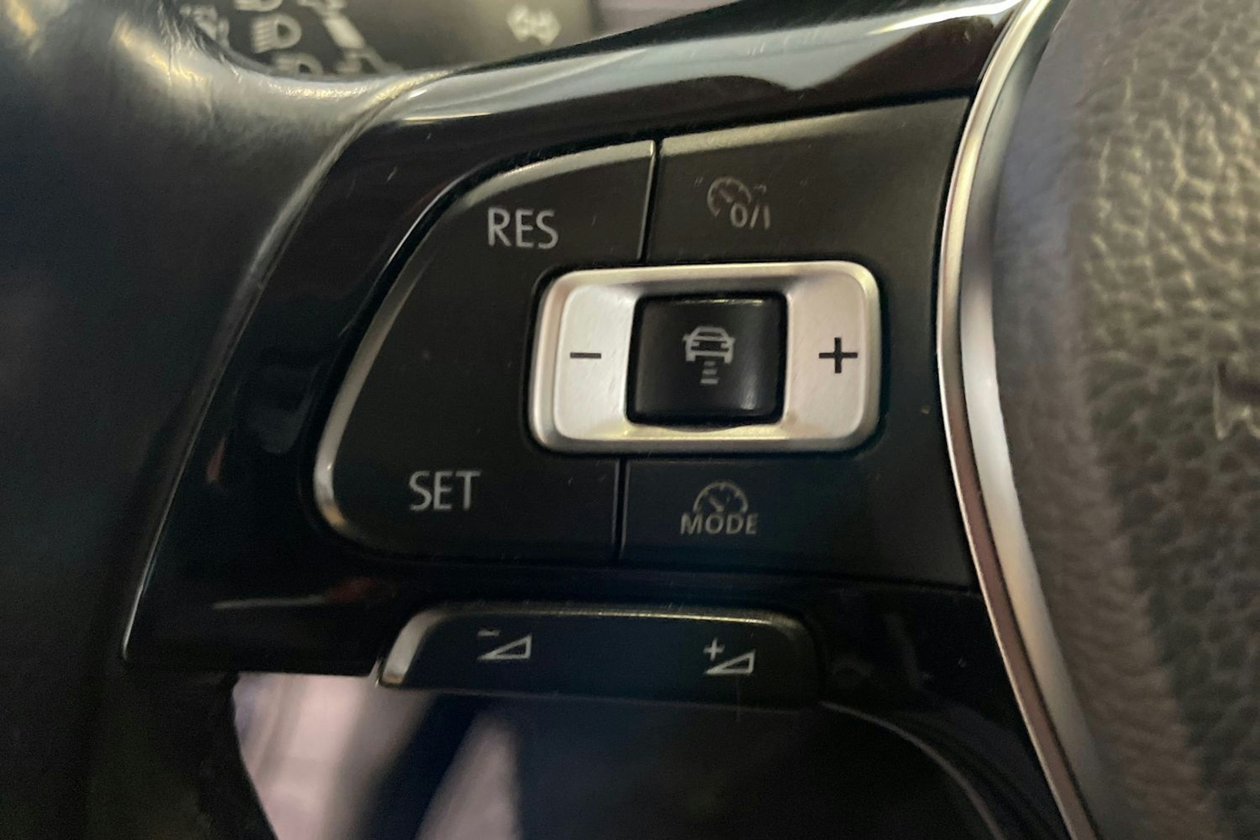 musta Volkswagen Golf 2015 kuva 17.