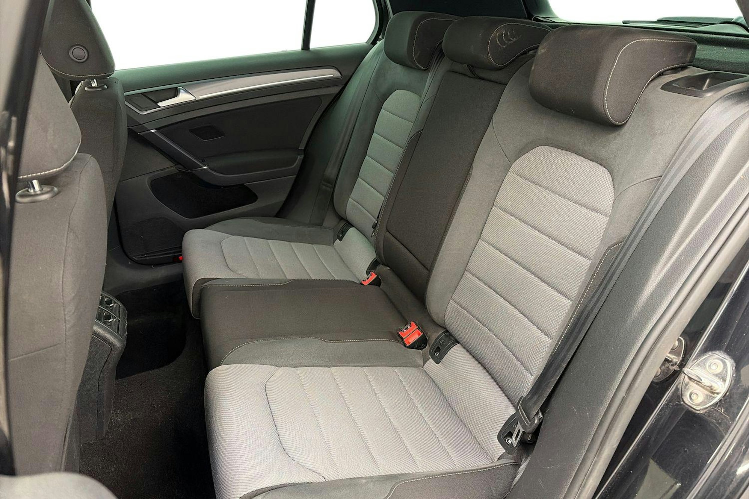 musta Volkswagen Golf 2015 kuva 8.