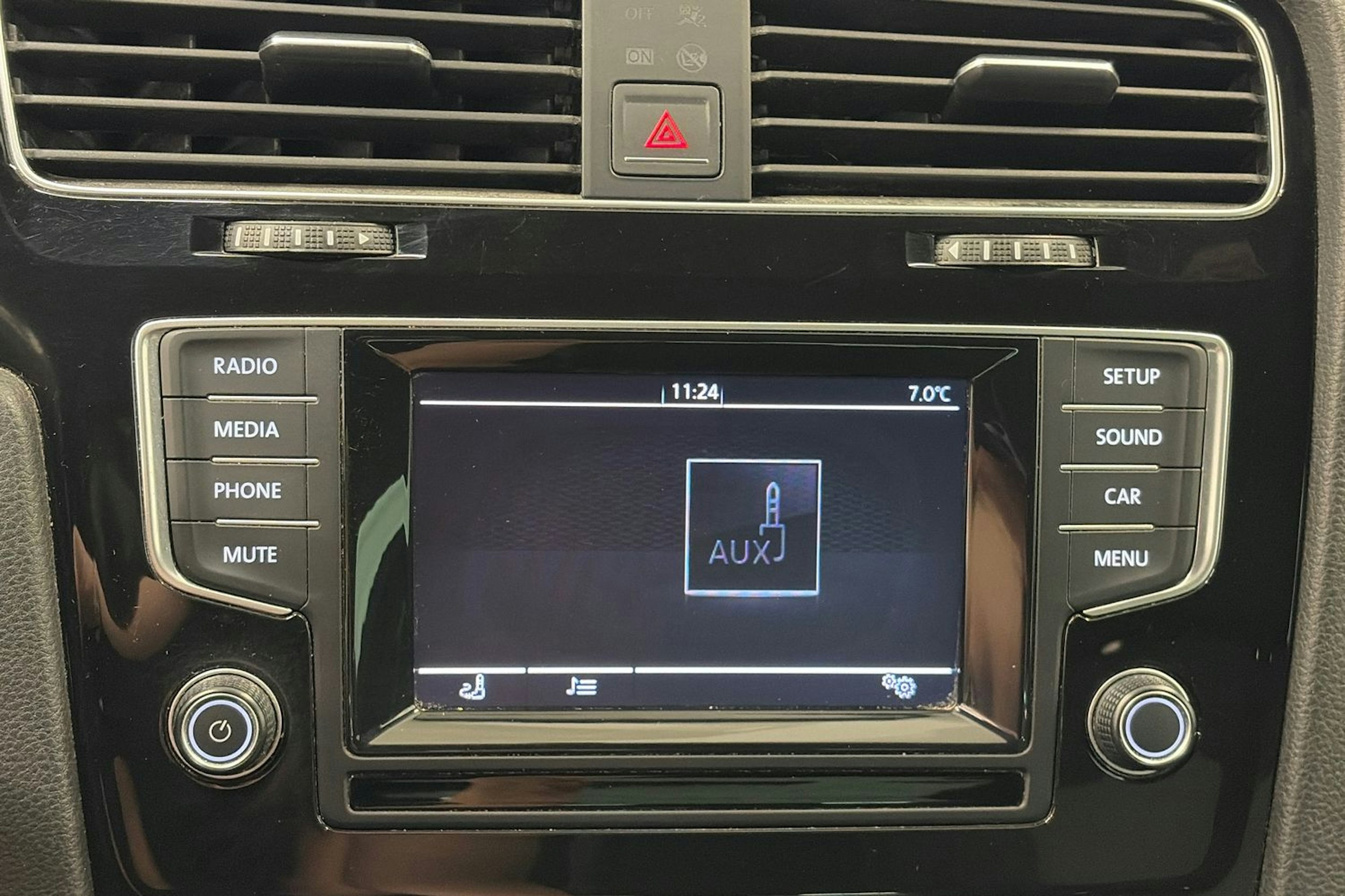 musta Volkswagen Golf 2015 kuva 17.