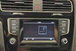 musta Volkswagen Golf 2015 kuva 17.