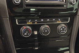 musta Volkswagen Golf 2015 kuva 18.