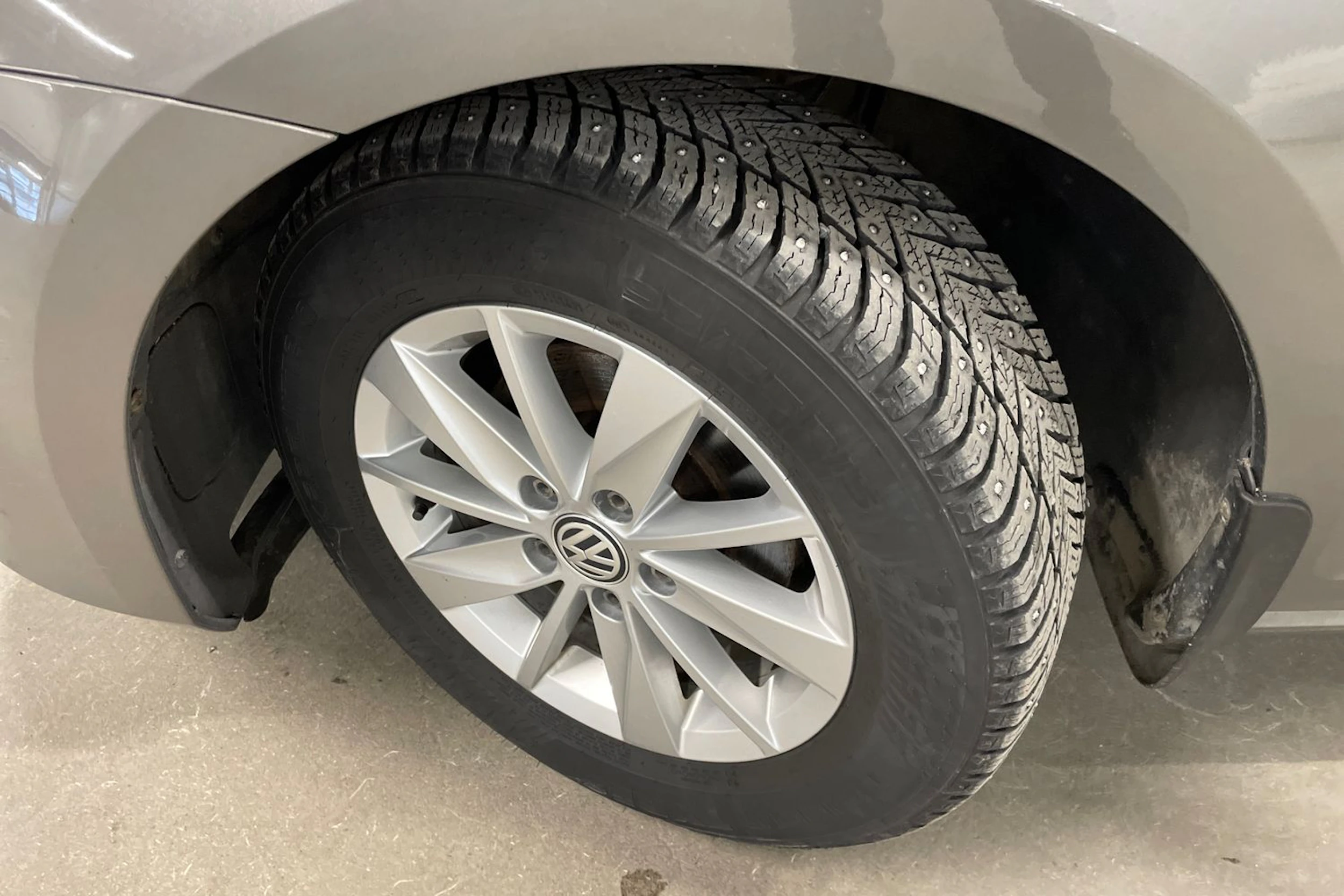 harmaa Volkswagen Golf 2015 kuva 10.