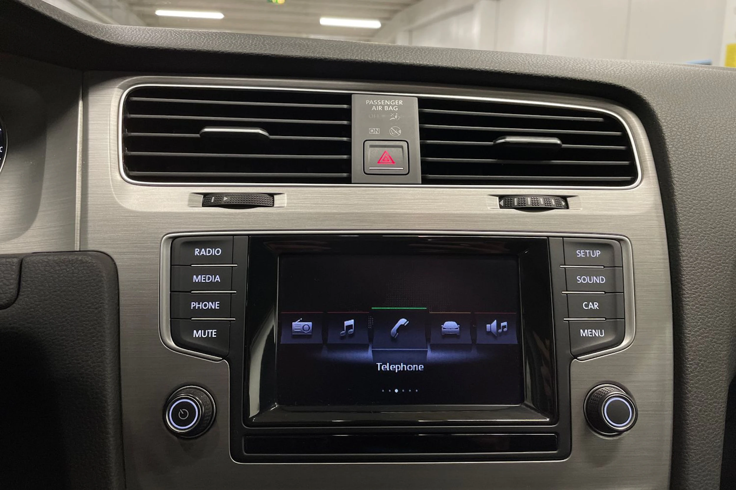 harmaa Volkswagen Golf 2015 kuva 14.