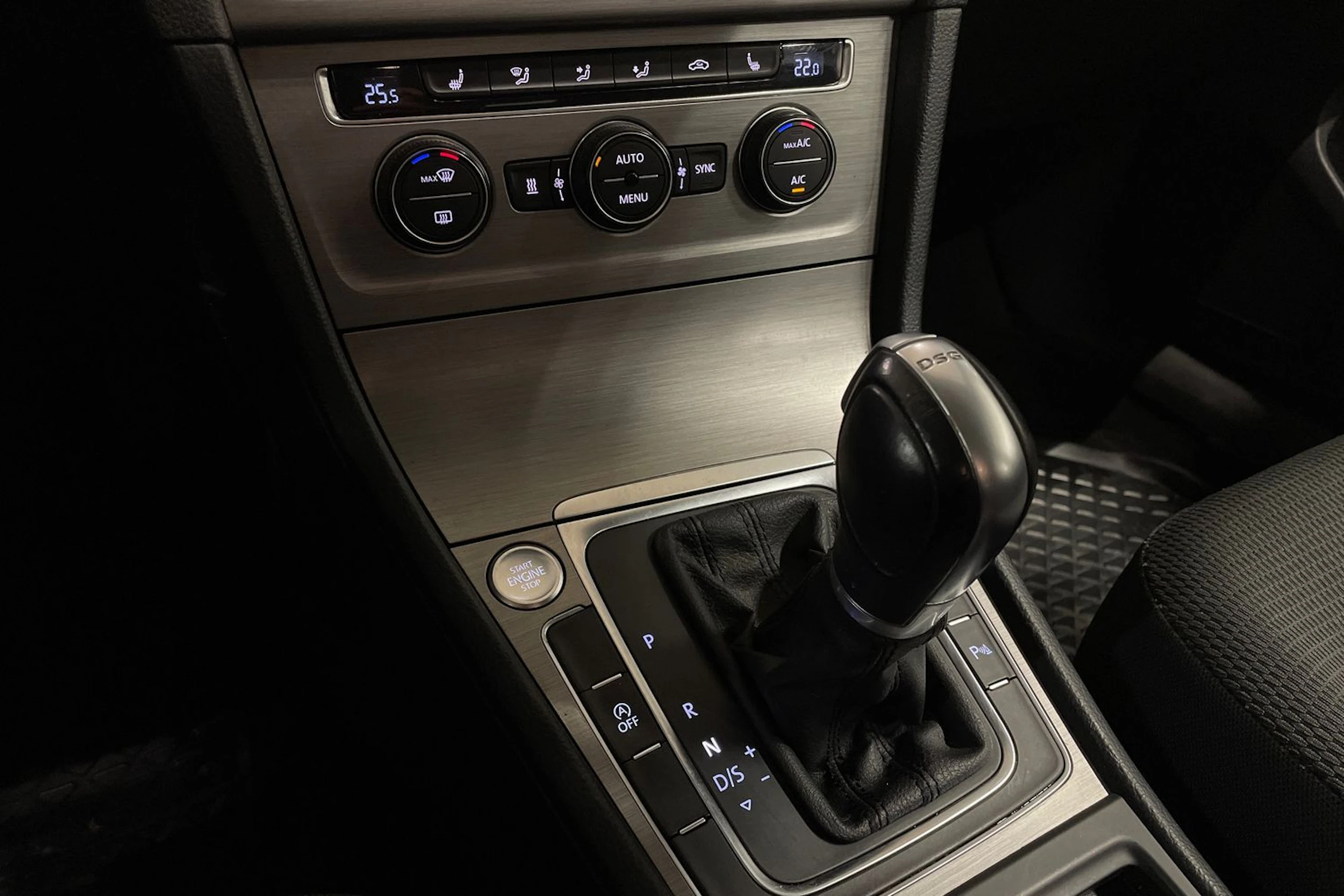 harmaa Volkswagen Golf 2015 kuva 18.