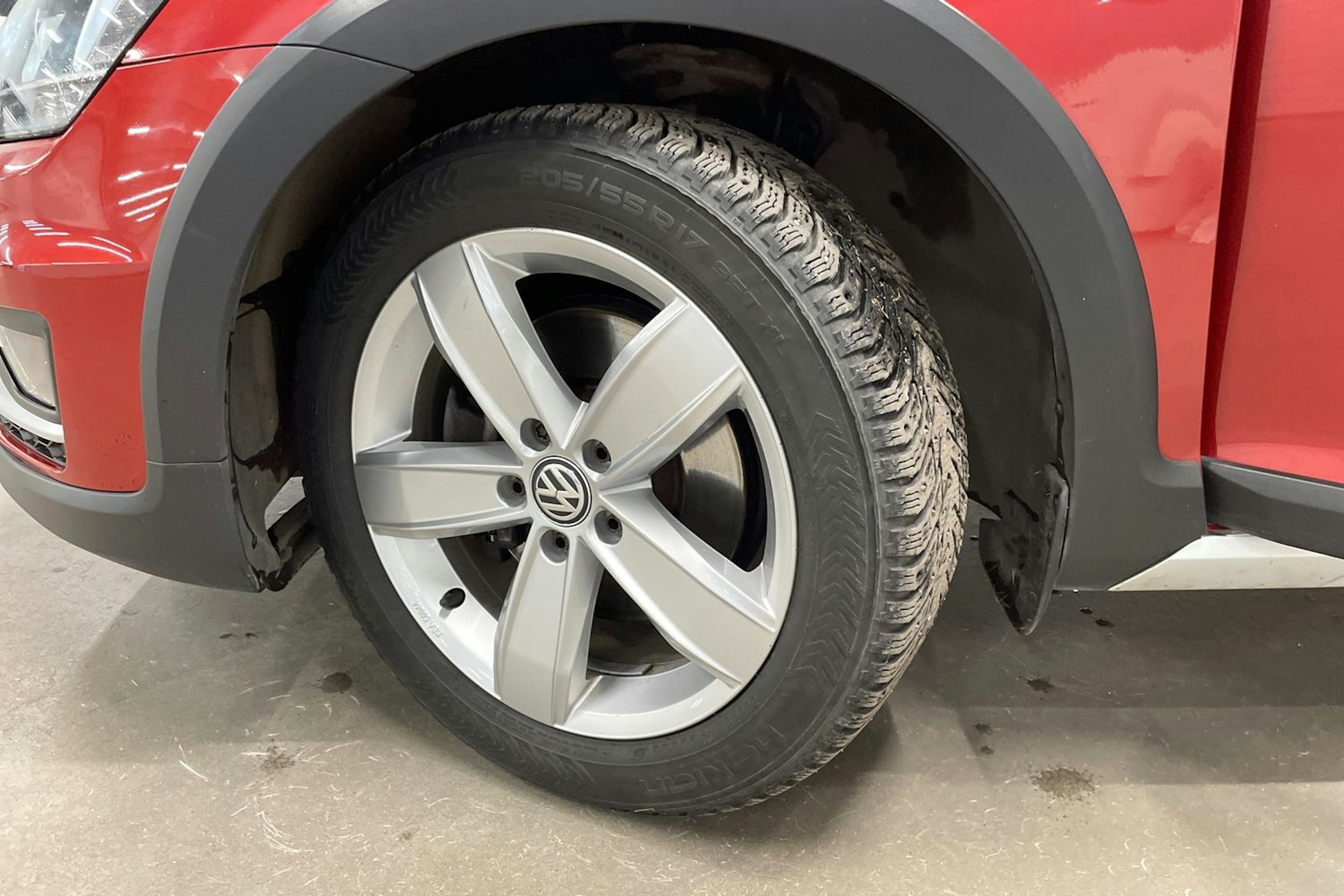 met. punainen Volkswagen Golf 2016 kuva 13.