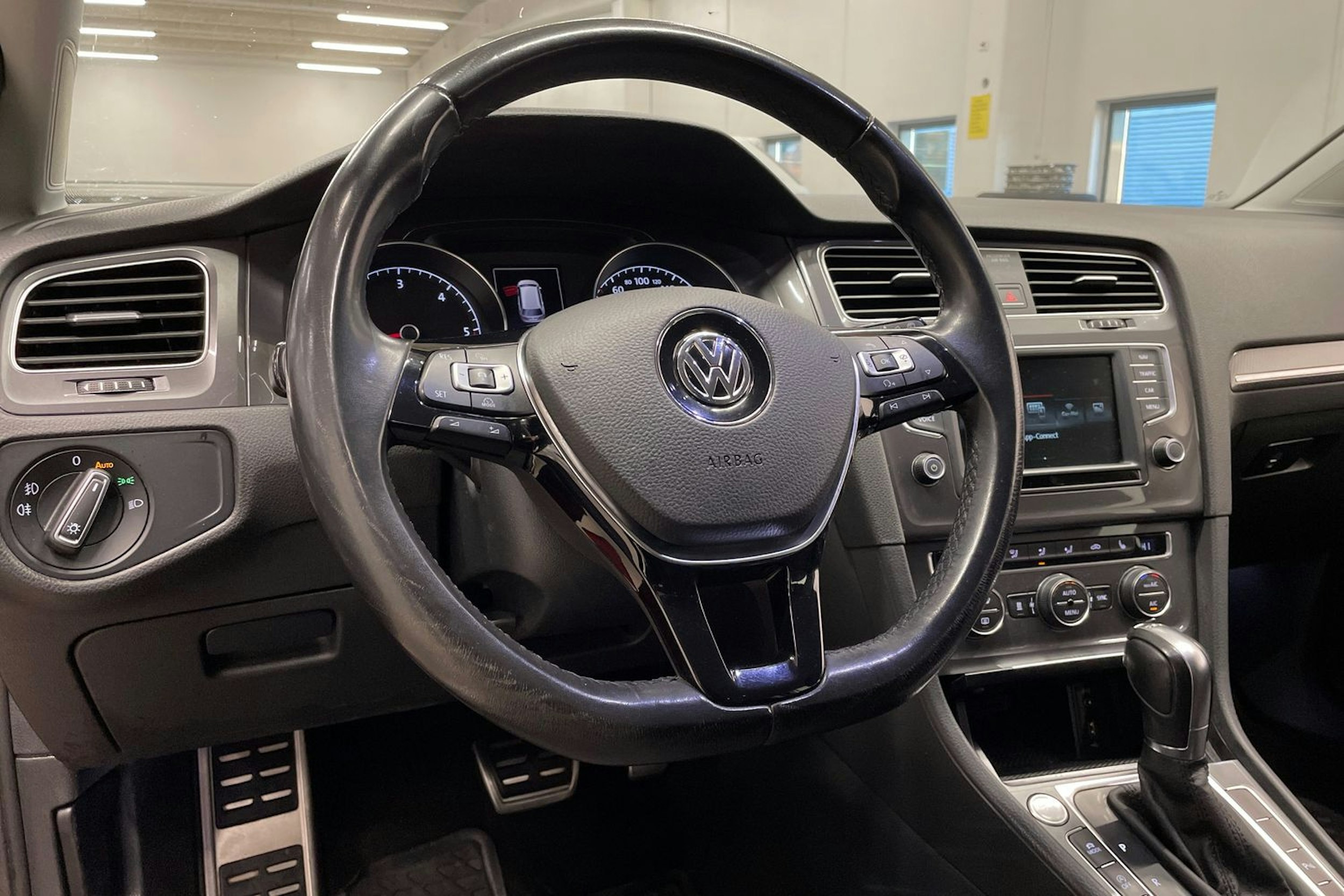 met. punainen Volkswagen Golf 2016 kuva 26.