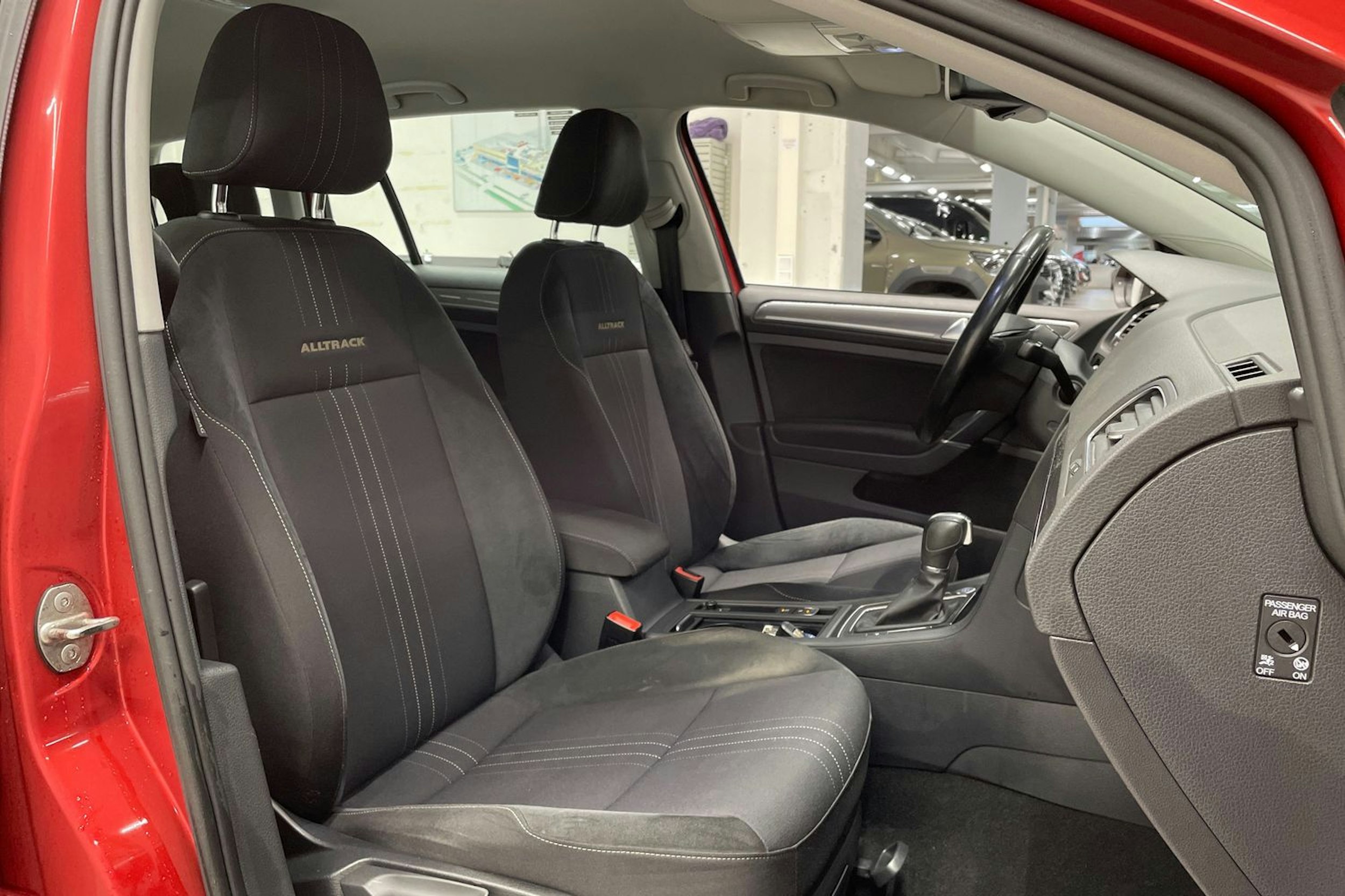 met. punainen Volkswagen Golf 2016 kuva 27.