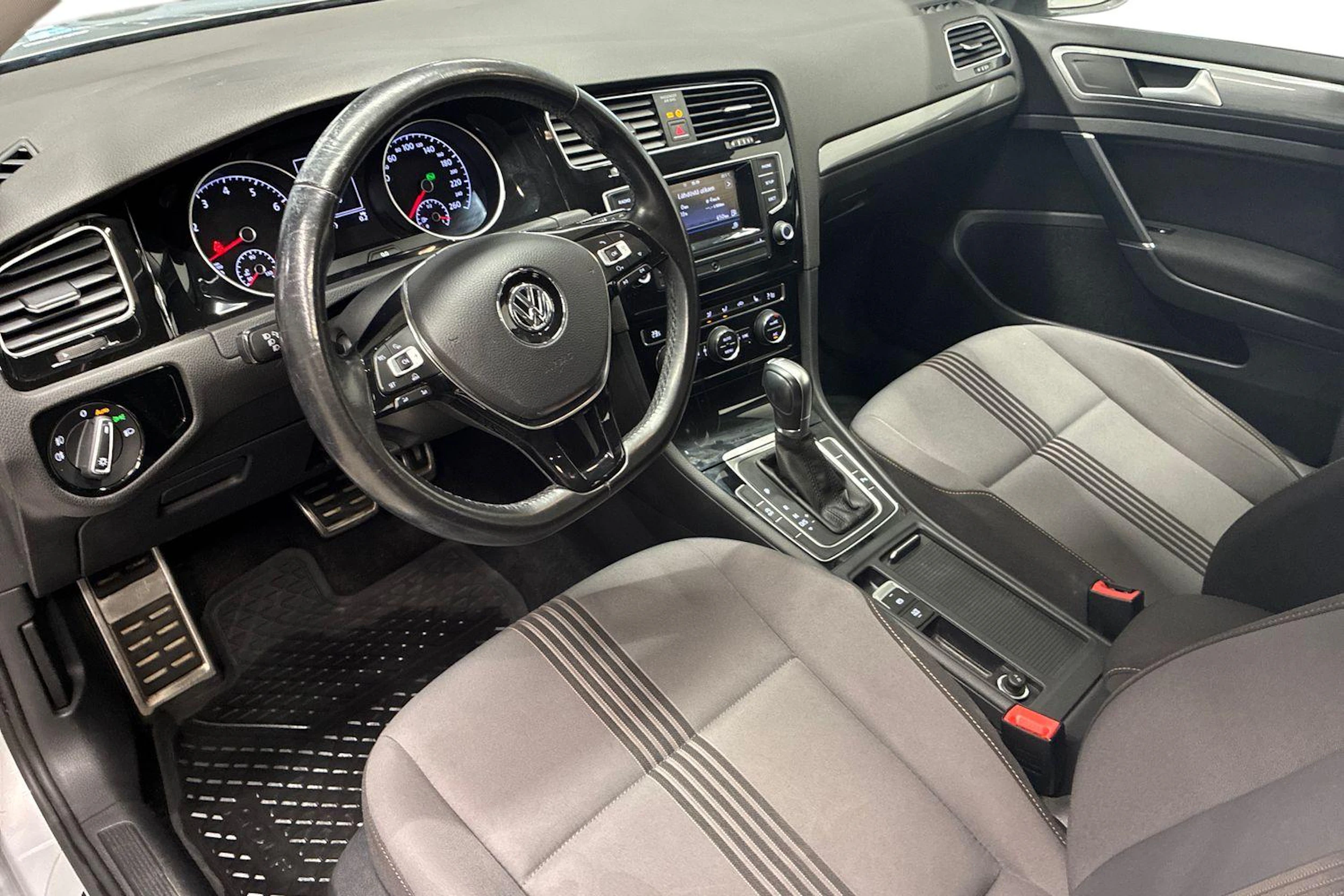 hopea Volkswagen Golf 2016 kuva 6.