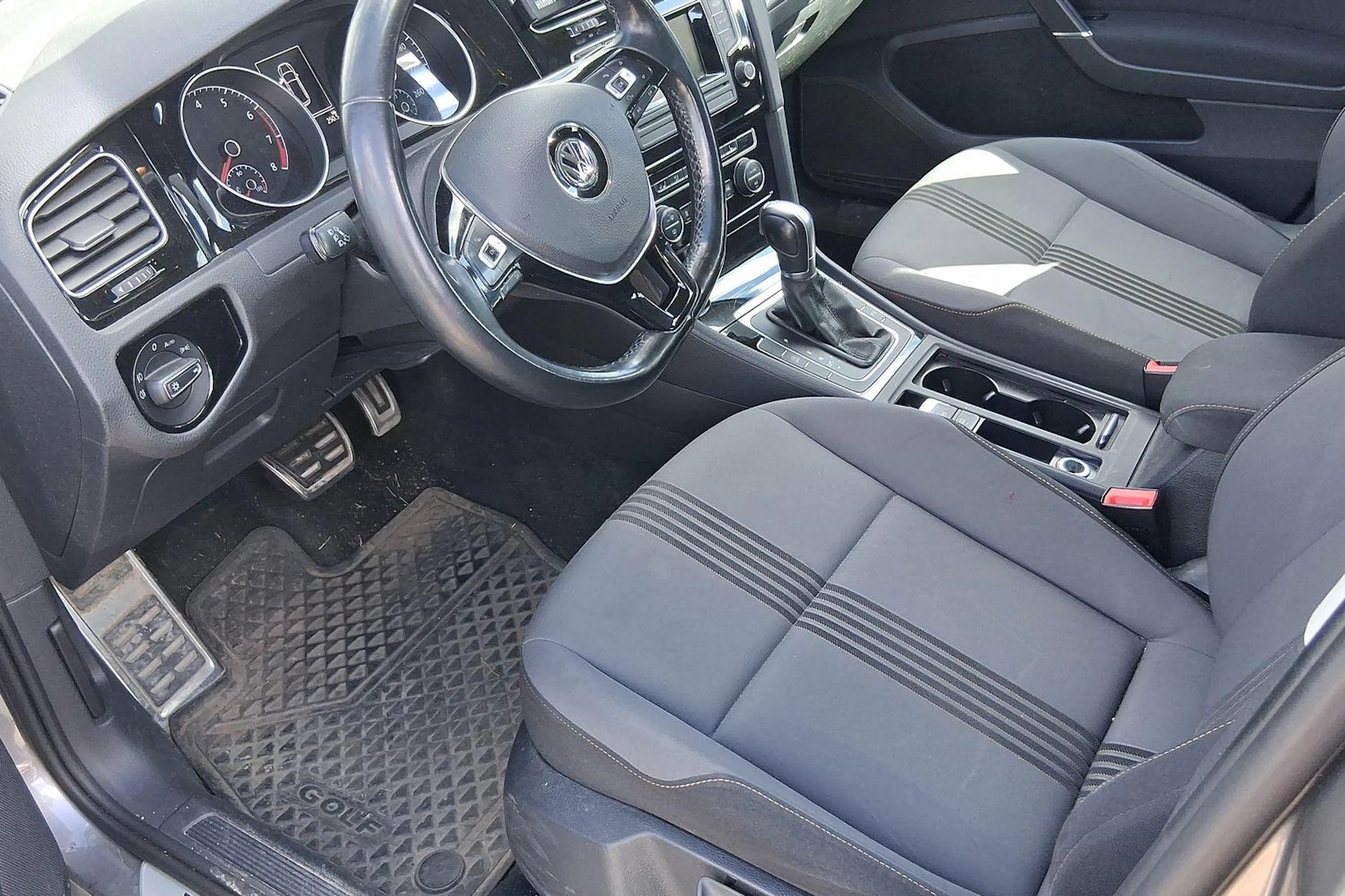 Harmaa Volkswagen GOLF 2016 kuva 3.