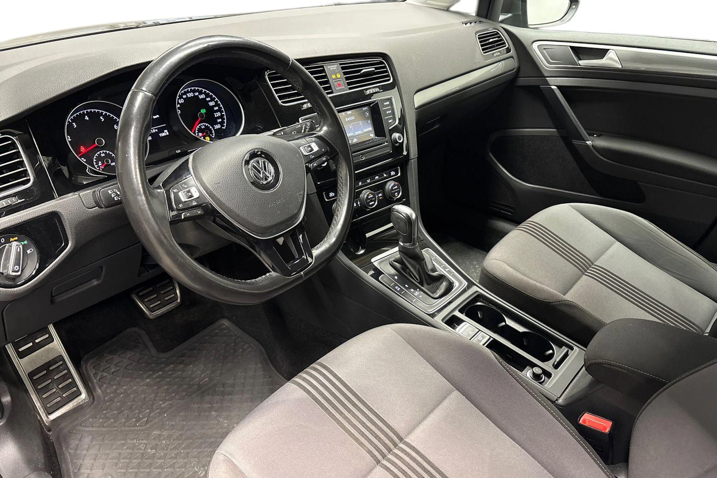 harmaa Volkswagen Golf 2017 kuva 8.