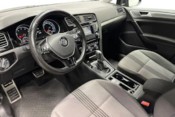 harmaa Volkswagen Golf 2017 kuva 8.