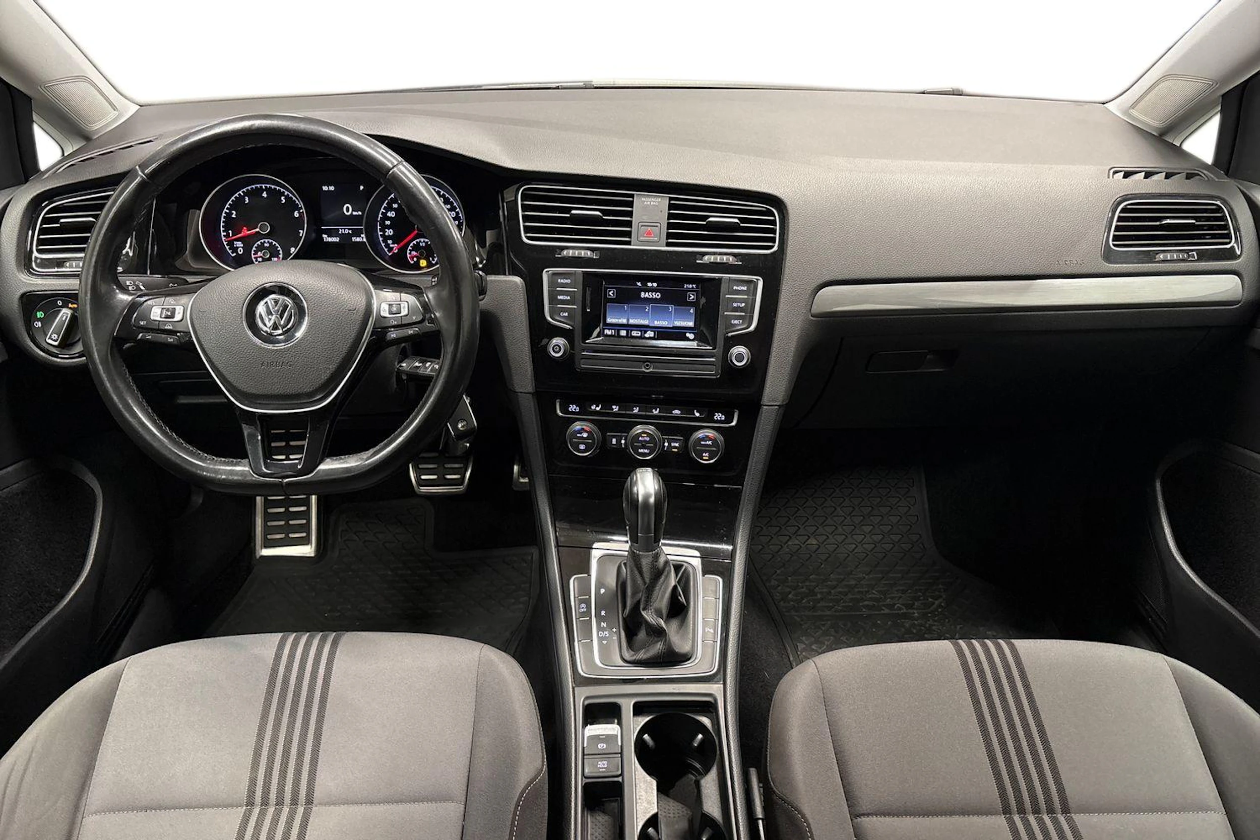 harmaa Volkswagen Golf 2017 kuva 9.