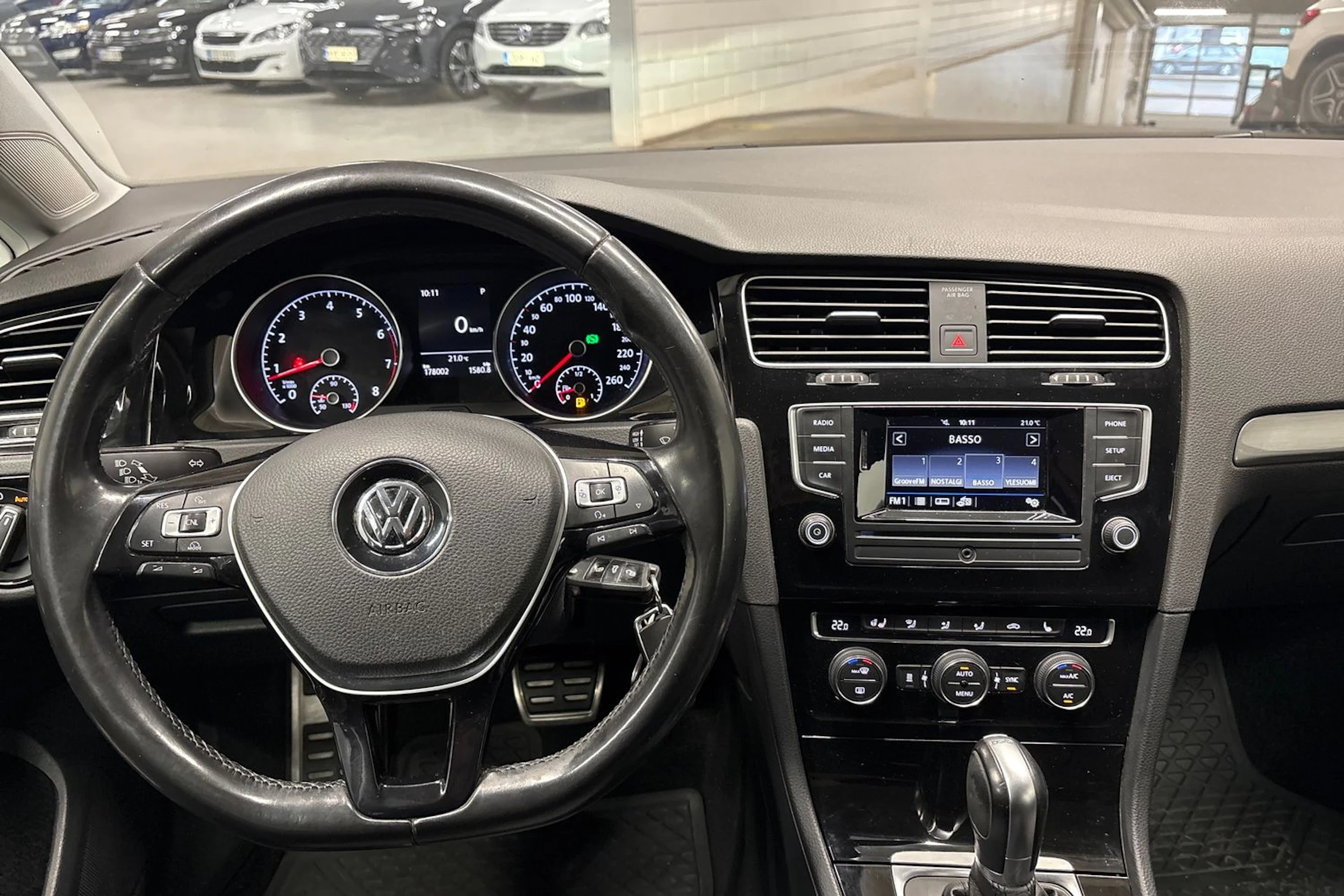 harmaa Volkswagen Golf 2017 kuva 15.