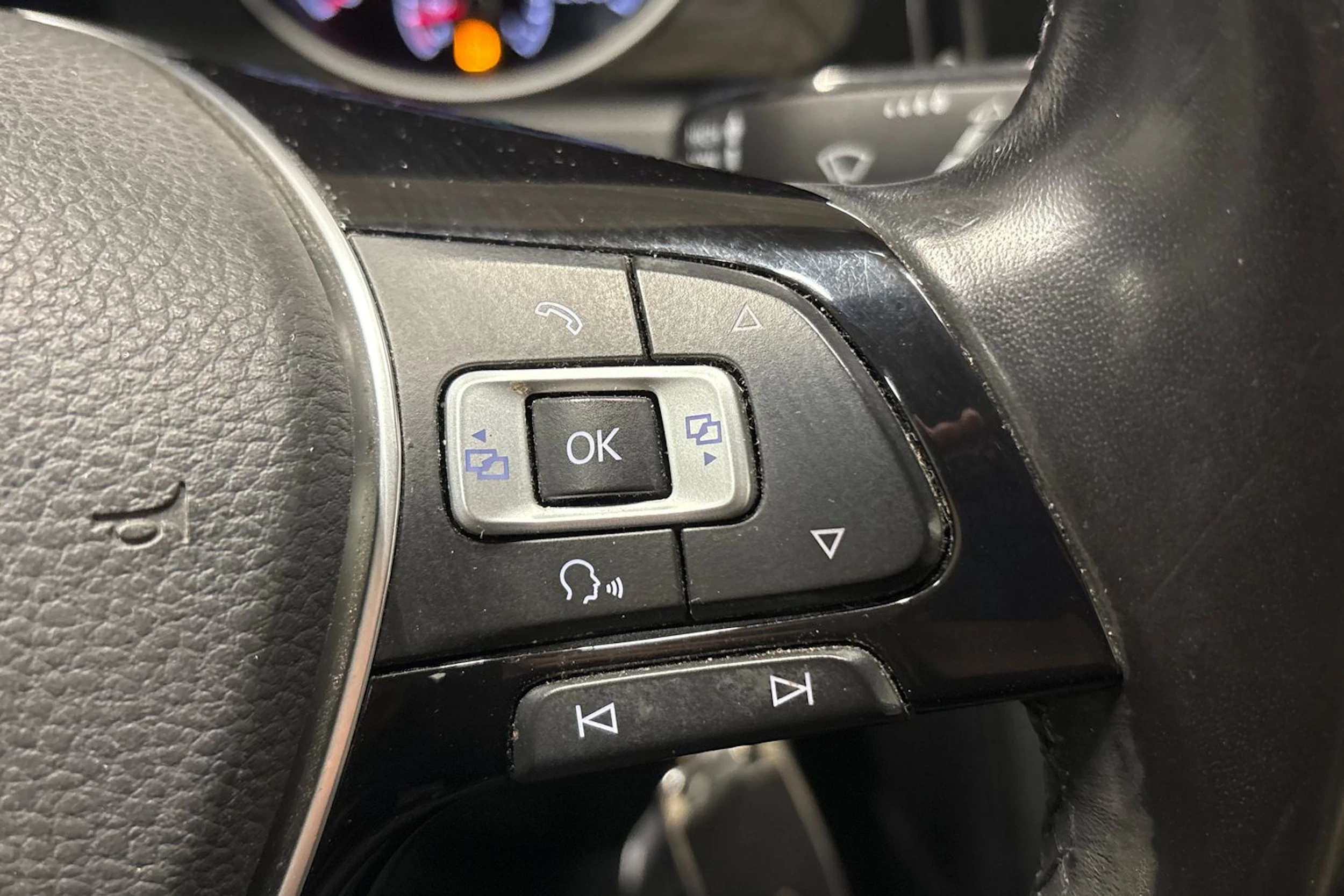 harmaa Volkswagen Golf 2017 kuva 18.