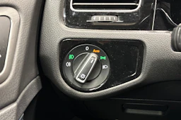 harmaa Volkswagen Golf 2017 kuva 19.