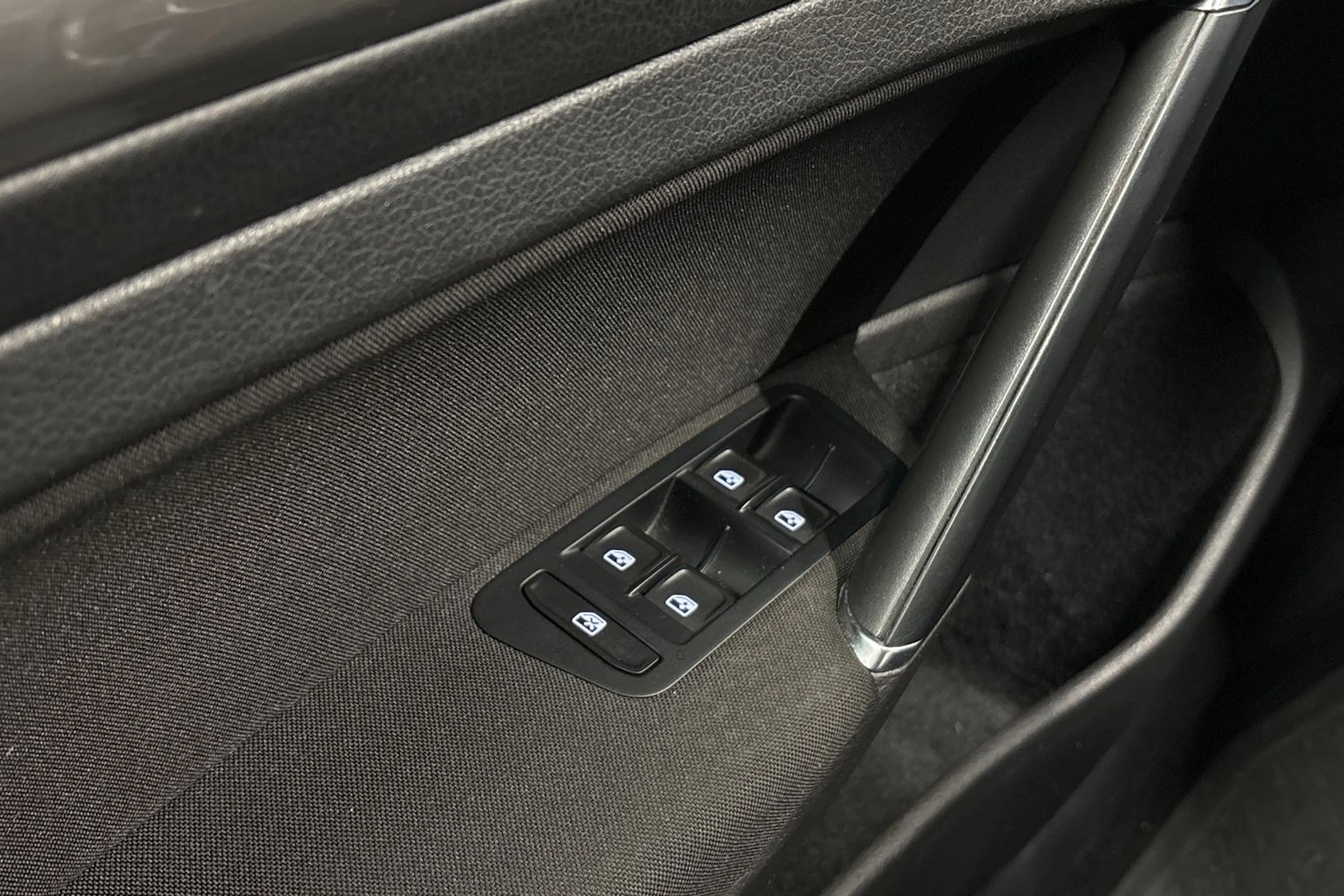 harmaa Volkswagen Golf 2017 kuva 21.