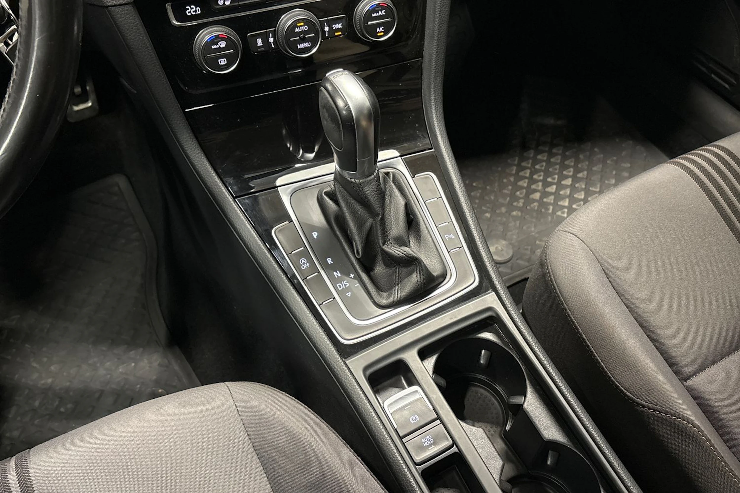 harmaa Volkswagen Golf 2017 kuva 22.