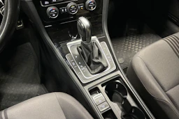 harmaa Volkswagen Golf 2017 kuva 22.