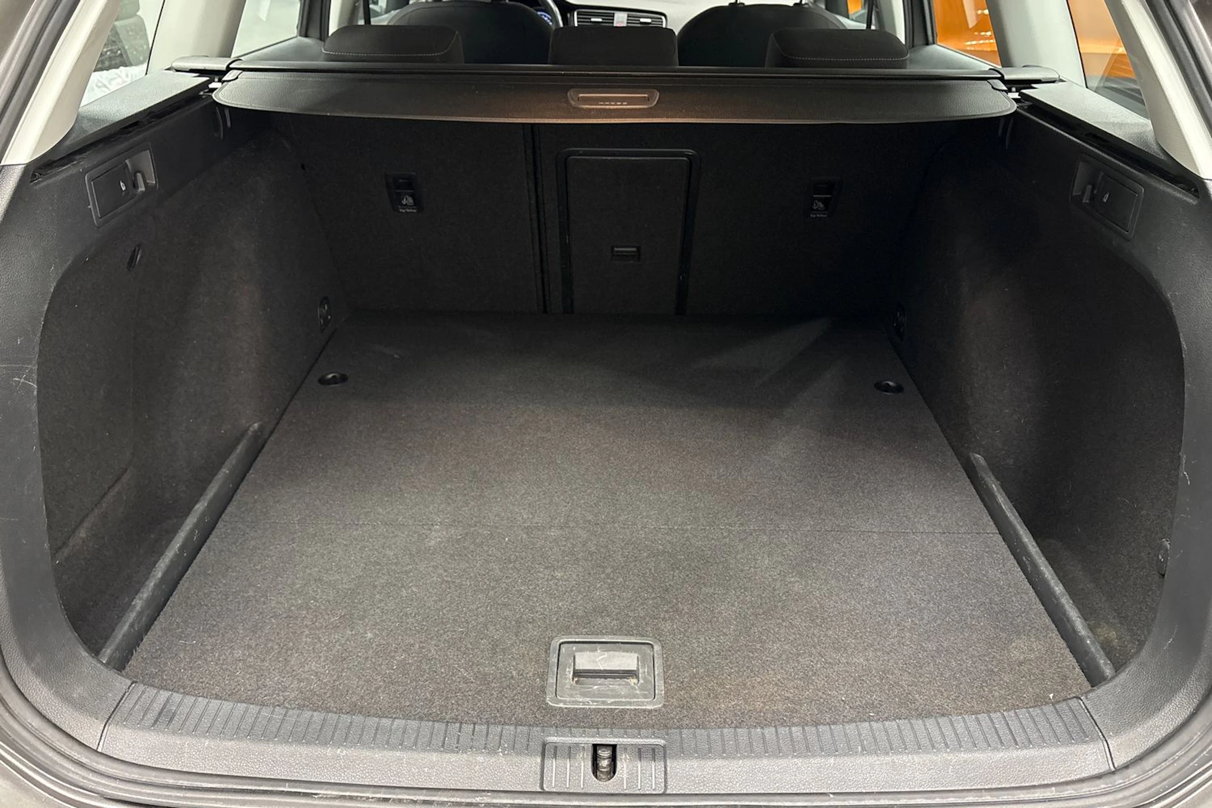 harmaa Volkswagen Golf 2017 kuva 27.