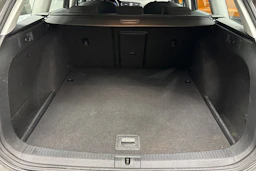 harmaa Volkswagen Golf 2017 kuva 27.