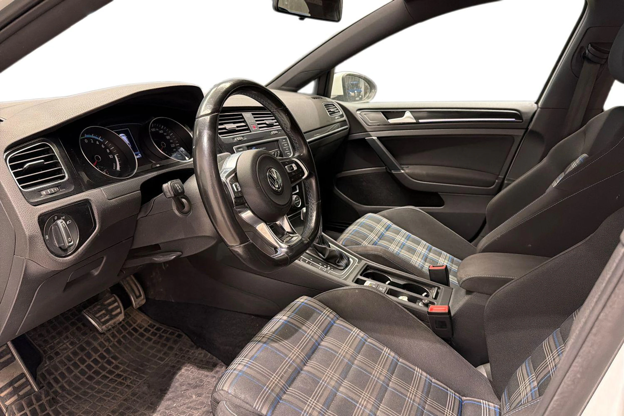 valkoinen Volkswagen Golf 2016 kuva 3.