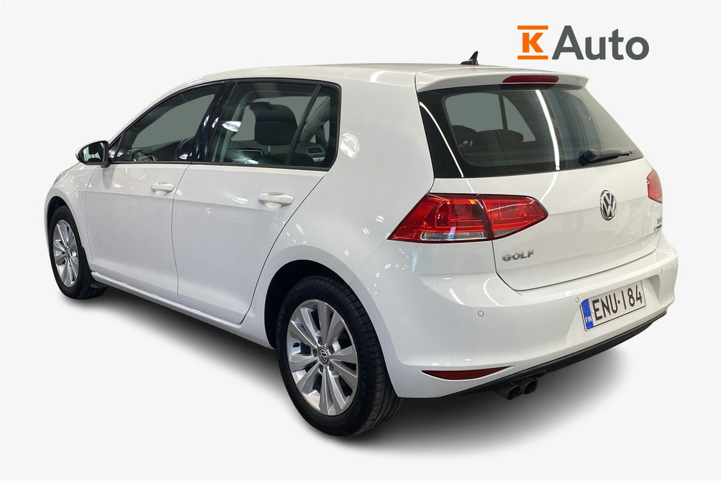 valkoinen Volkswagen Golf 2016 kuva 2.