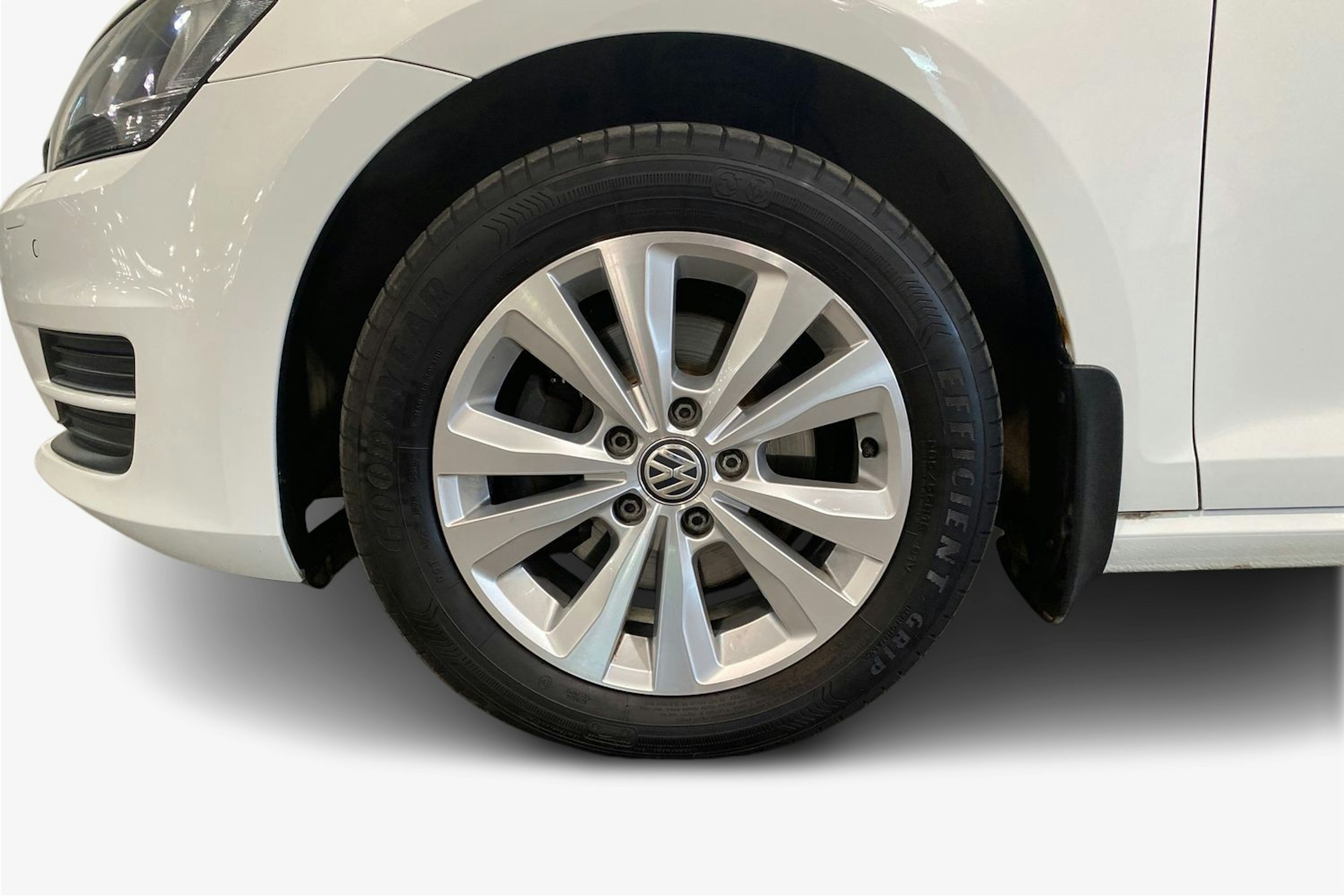 valkoinen Volkswagen Golf 2016 kuva 11.