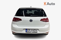 valkoinen Volkswagen Golf 2016 kuva 3.