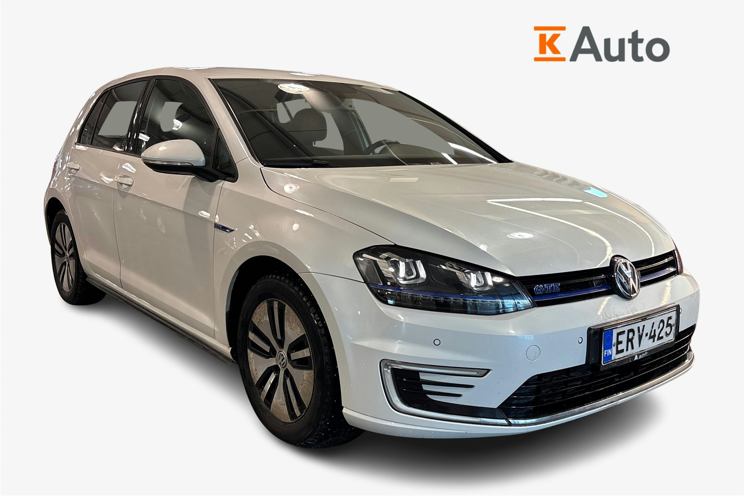 valkoinen Volkswagen Golf 2016 kuva 2.