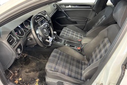 valkoinen Volkswagen Golf 2016 kuva 4.