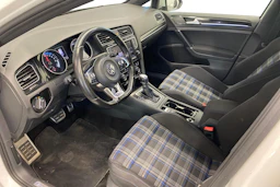 valkoinen Volkswagen Golf 2016 kuva 6.