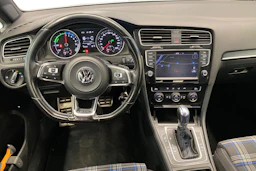 valkoinen Volkswagen Golf 2016 kuva 7.