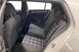 valkoinen Volkswagen Golf 2016 kuva 8.