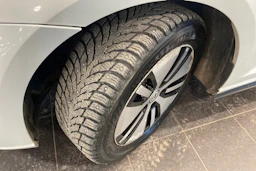 valkoinen Volkswagen Golf 2016 kuva 10.