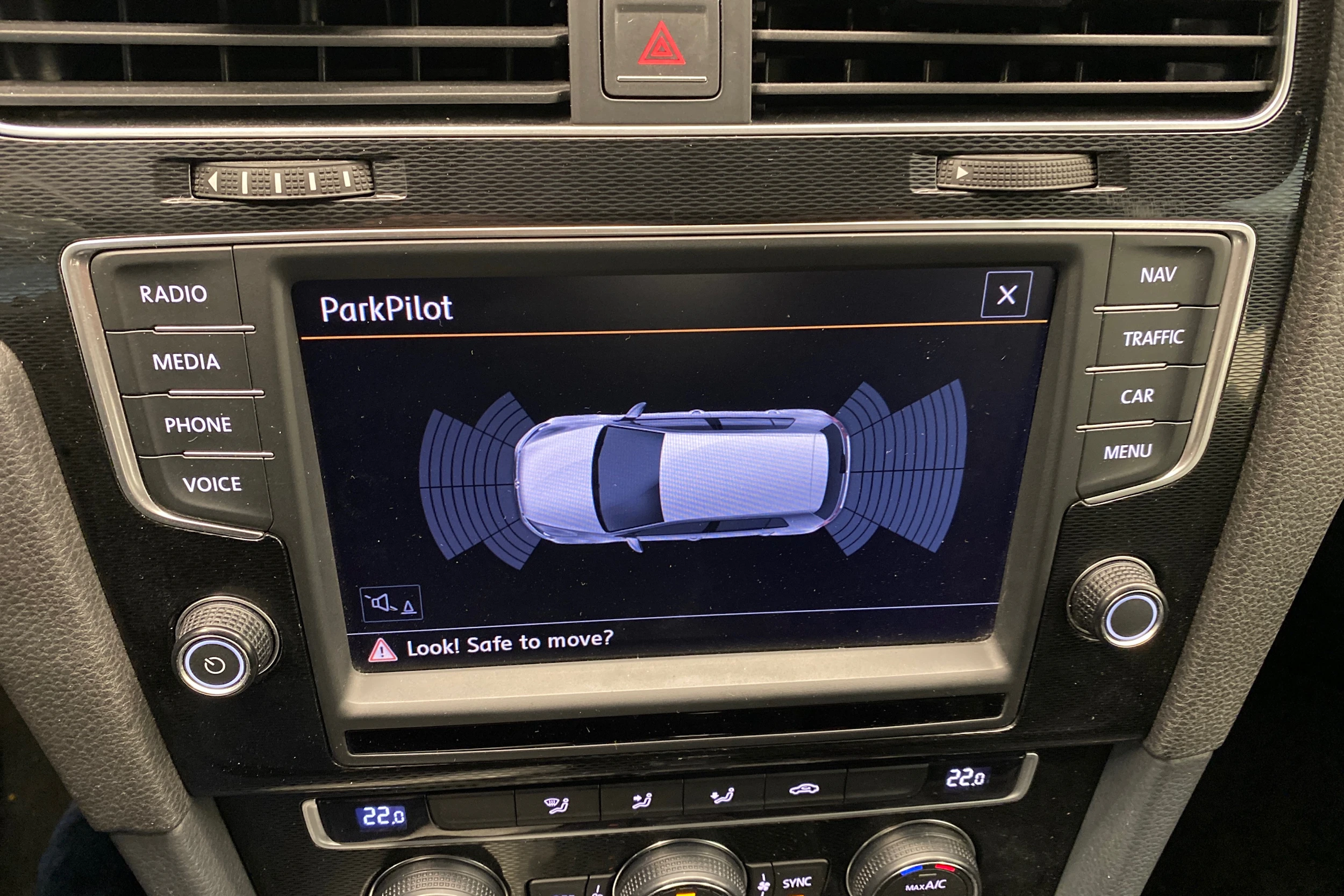 valkoinen Volkswagen Golf 2016 kuva 20.