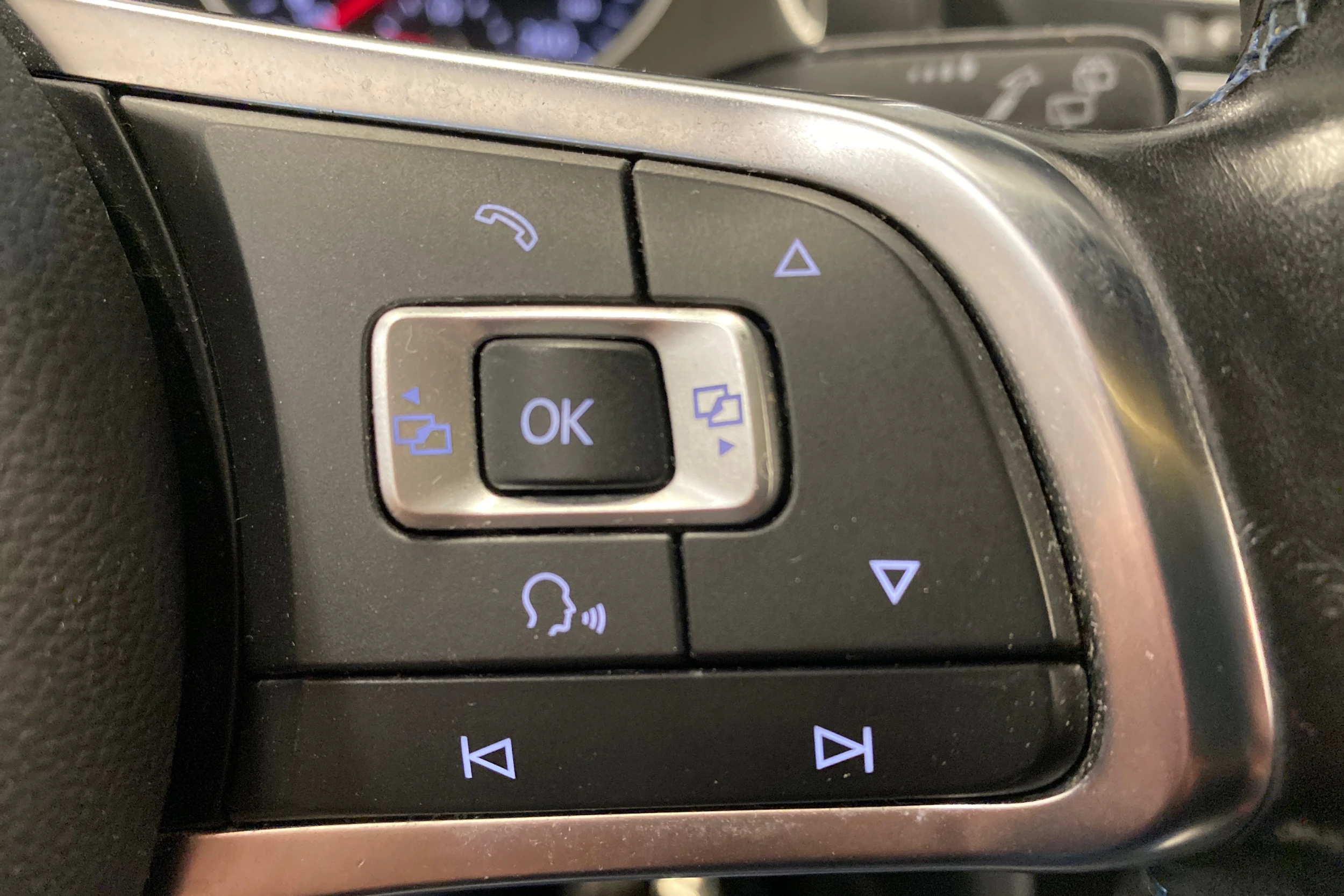 valkoinen Volkswagen Golf 2016 kuva 23.