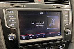 valkoinen Volkswagen Golf 2016 kuva 24.