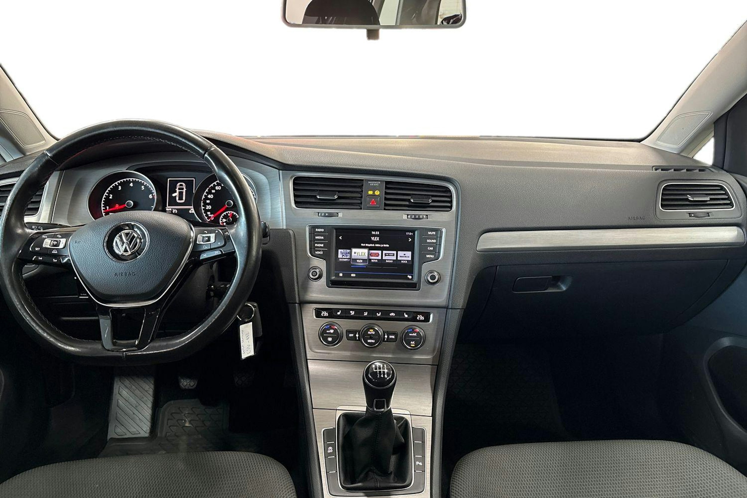 Harmaa Volkswagen GOLF 2016 kuva 9.