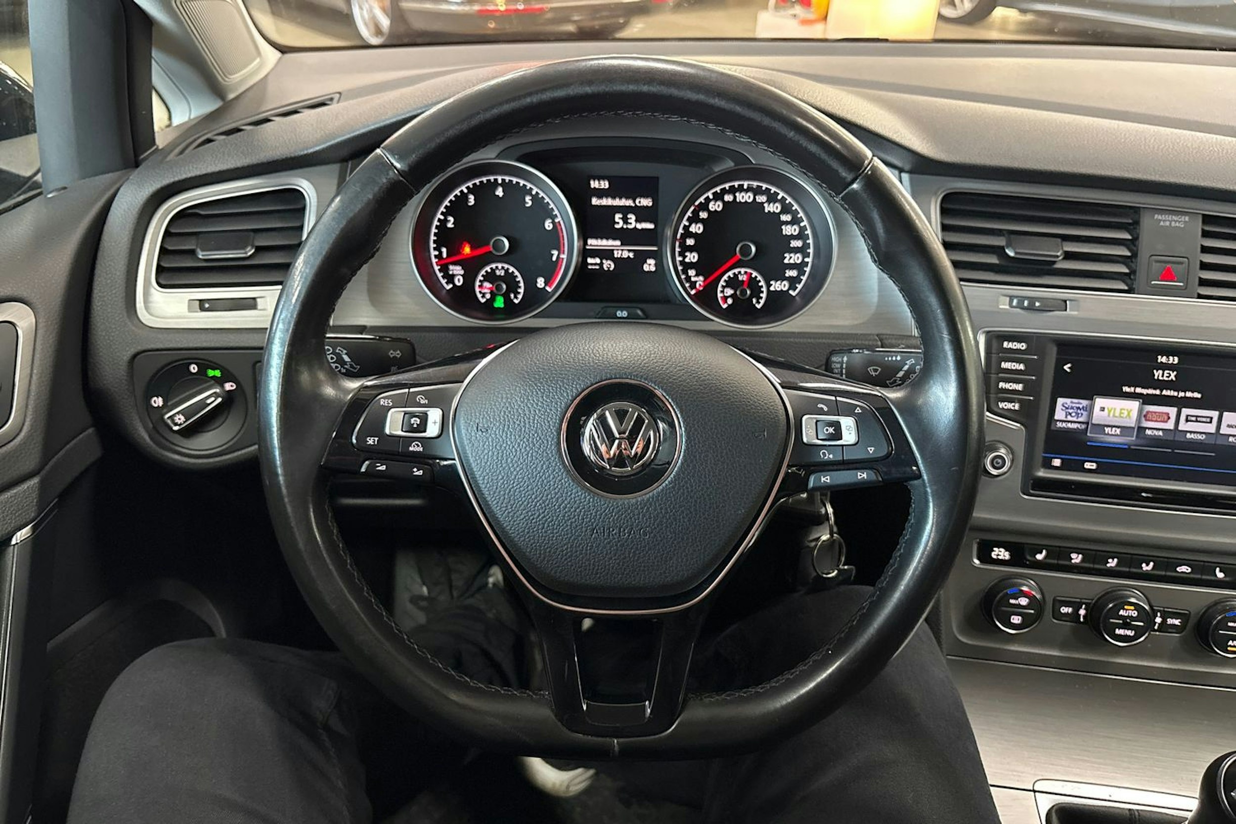 Harmaa Volkswagen GOLF 2016 kuva 14.